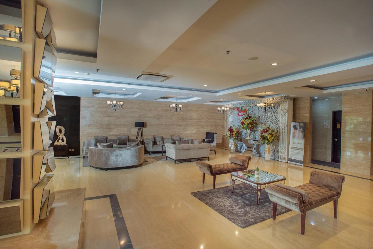 Hotel Royal Regantris Cendana Surabaya Exterior foto